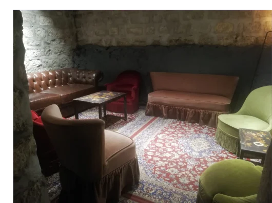 Salle Chesterfield à la cave